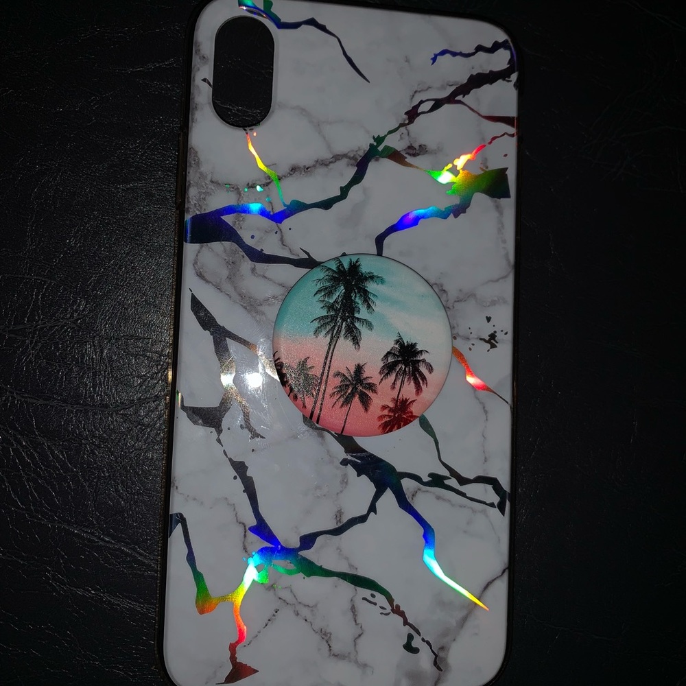 iPhone xs Max case and pop socket
